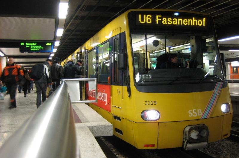 Immer mehr Rathausmitarbeiter fahren Bahn und Bus. Foto: Stadt Stuttgart / Beutel